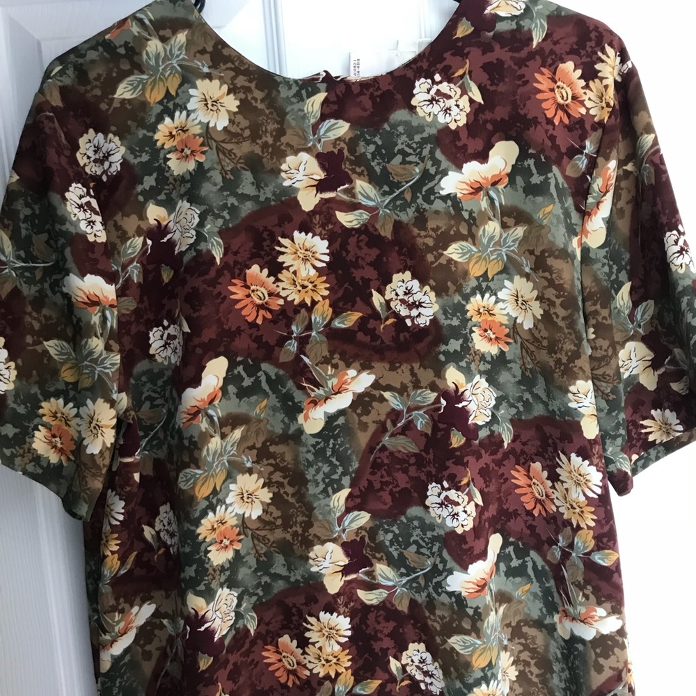 Floral blouse 👚 💐🌷🌹🌺